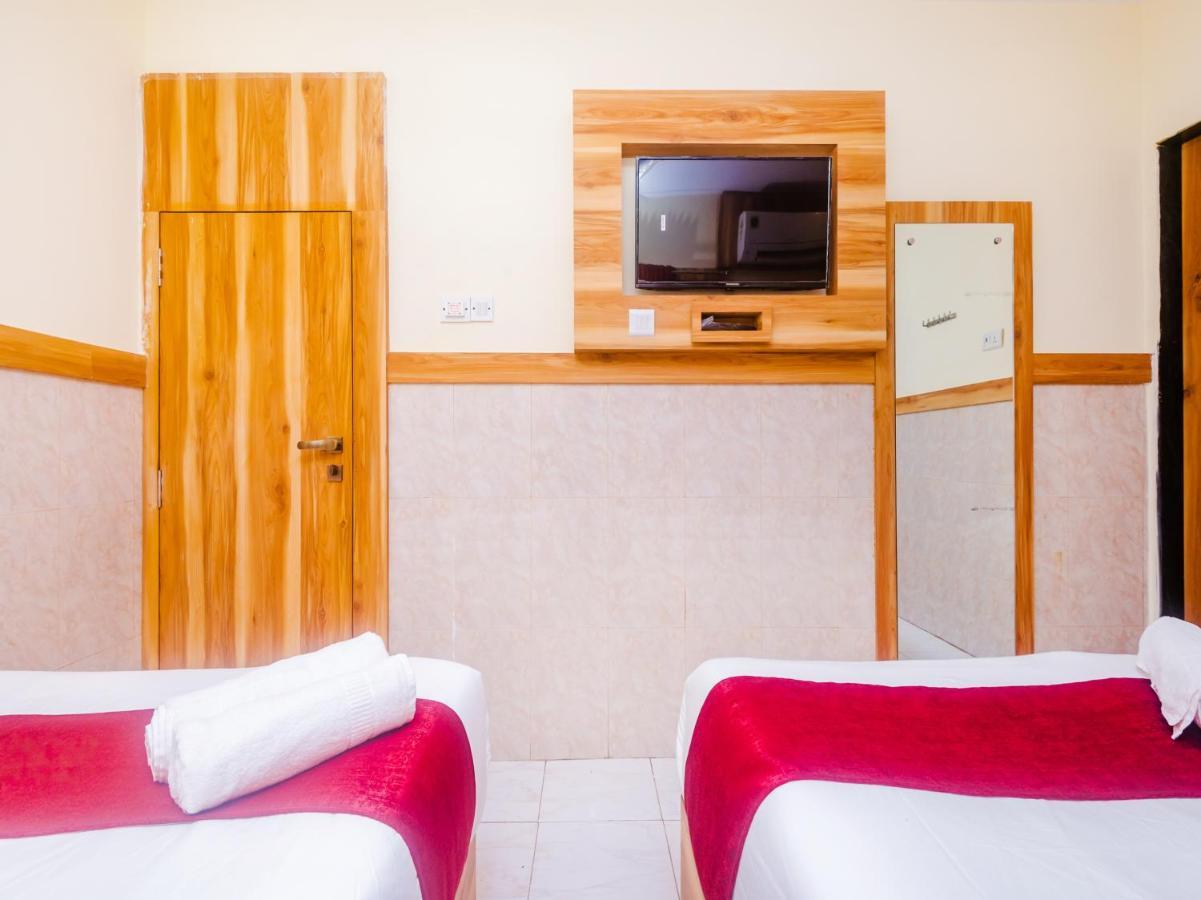 Aman Hotel Near Cst Мумбаи Экстерьер фото