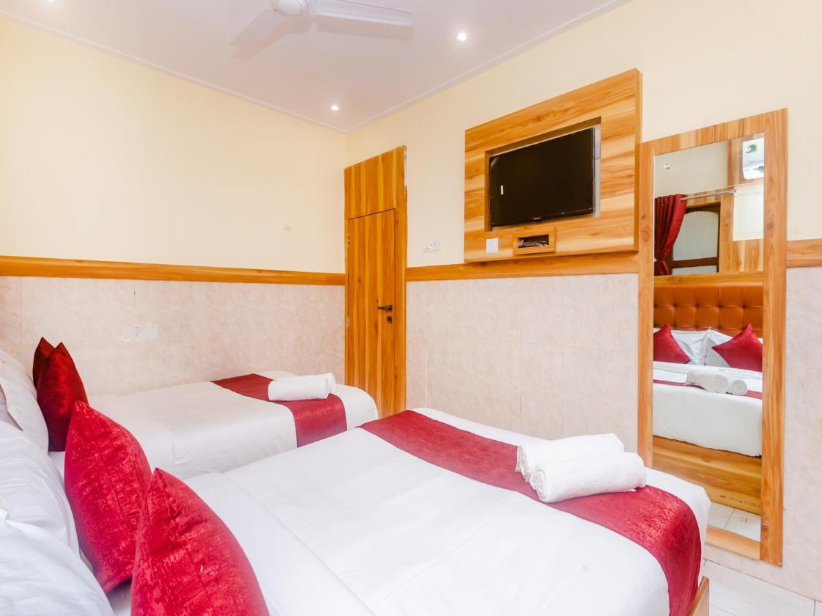 Aman Hotel Near Cst Мумбаи Экстерьер фото