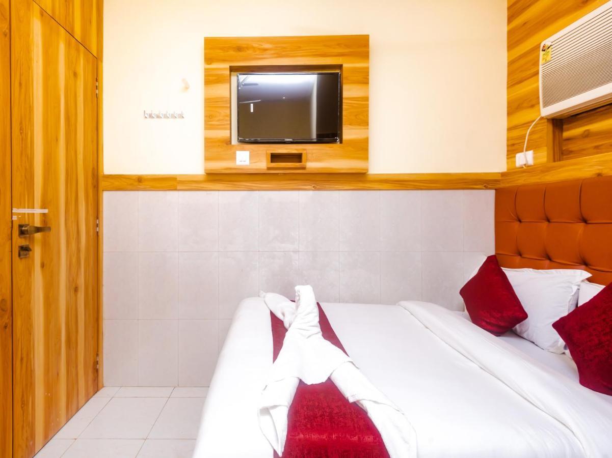 Aman Hotel Near Cst Мумбаи Экстерьер фото
