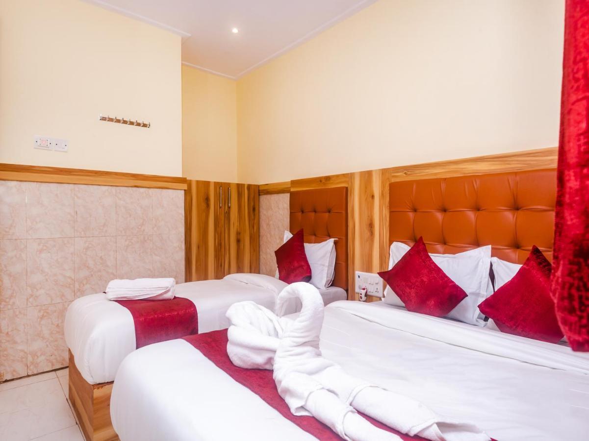 Aman Hotel Near Cst Мумбаи Экстерьер фото
